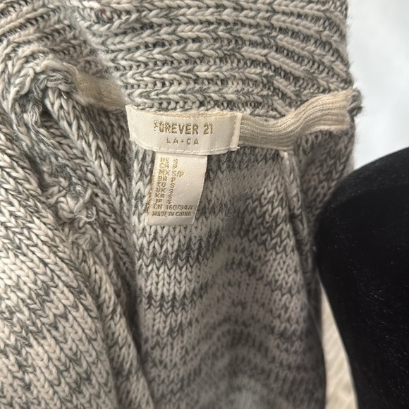 Forever 21 Gray and navy Geometric Cardigan Sweater with pockets - Picture 3 of 3